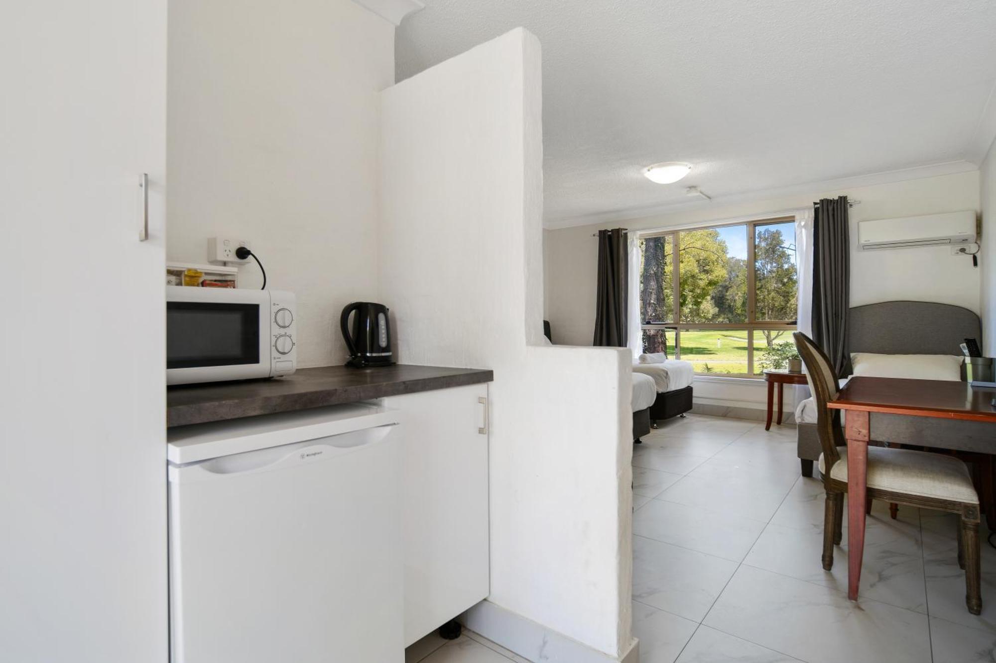 Golf Place Inn Wollongong Primbee Екстер'єр фото