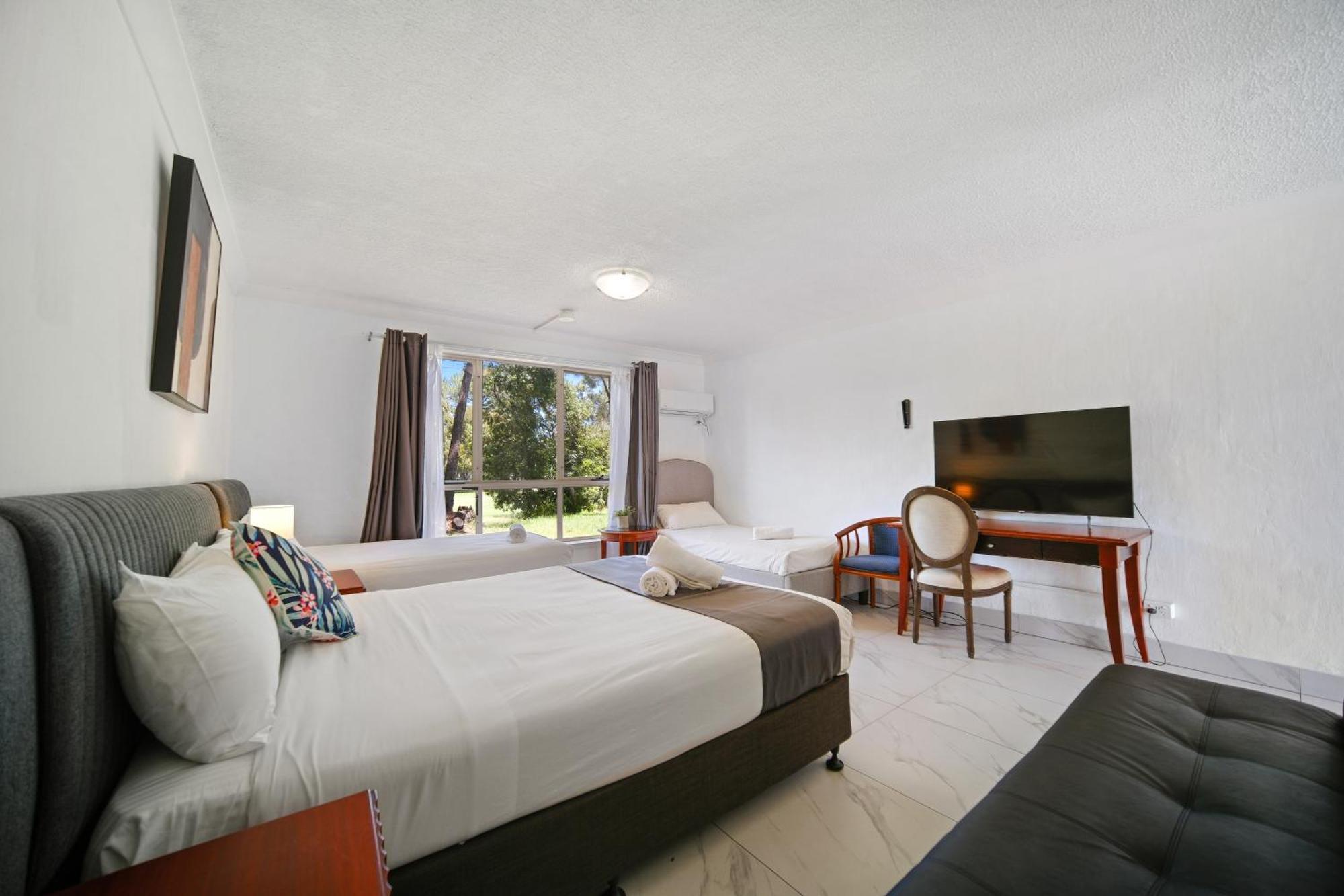 Golf Place Inn Wollongong Primbee Екстер'єр фото