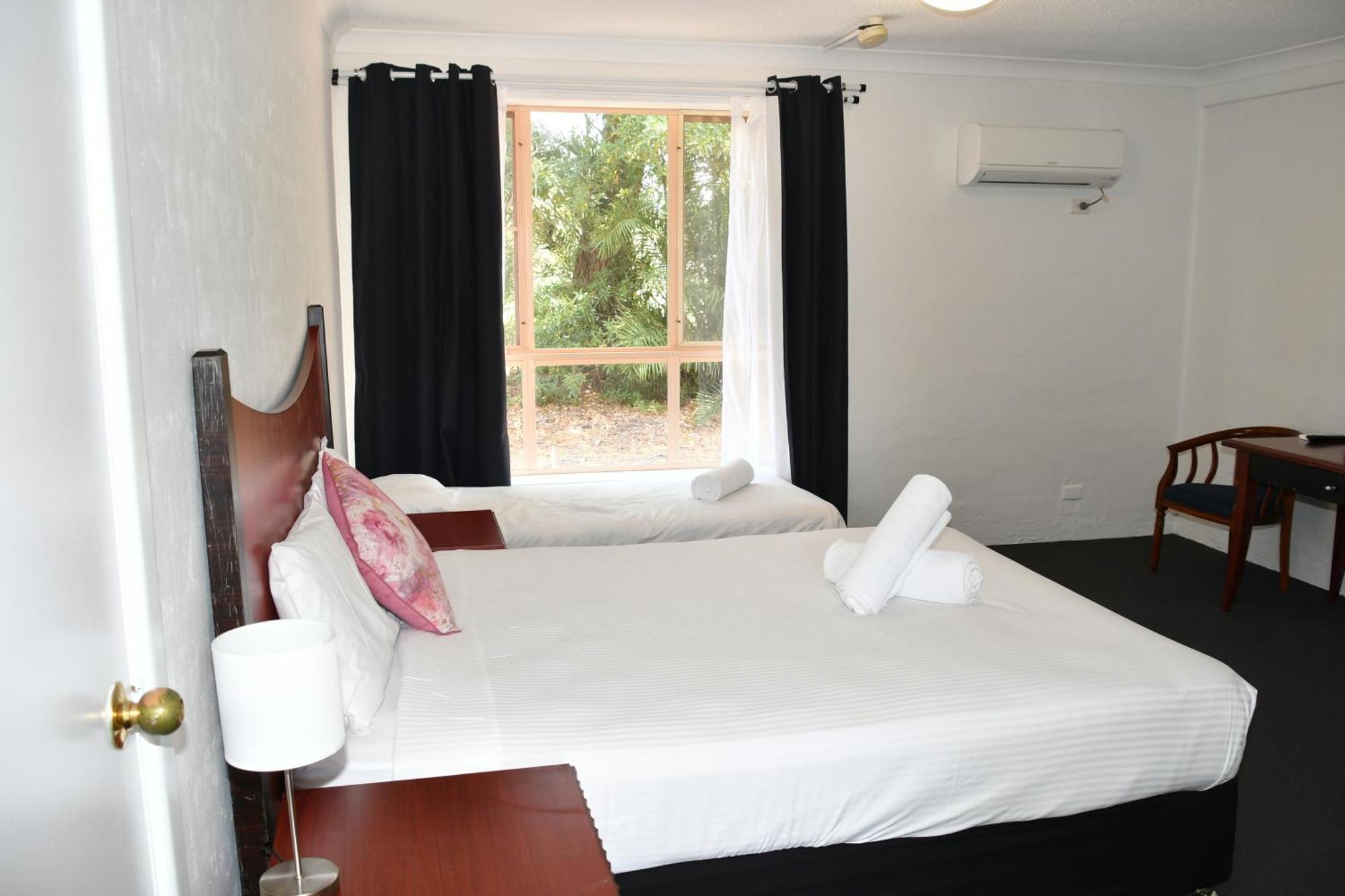 Golf Place Inn Wollongong Primbee Екстер'єр фото